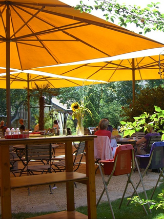 Illustration for article titled Why Shade Sails May be the Best Option for Decorative and Practical Shading